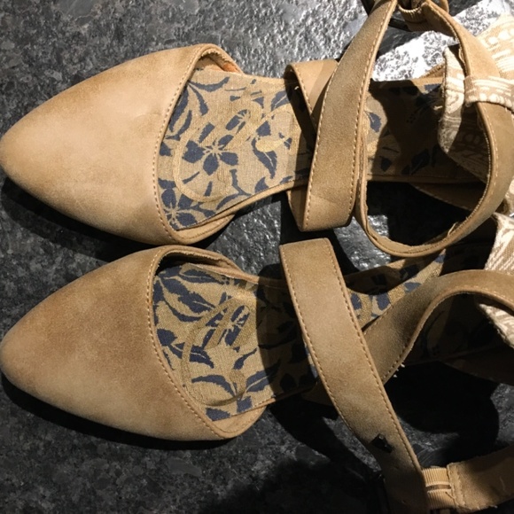 Flats - Picture 5 of 5